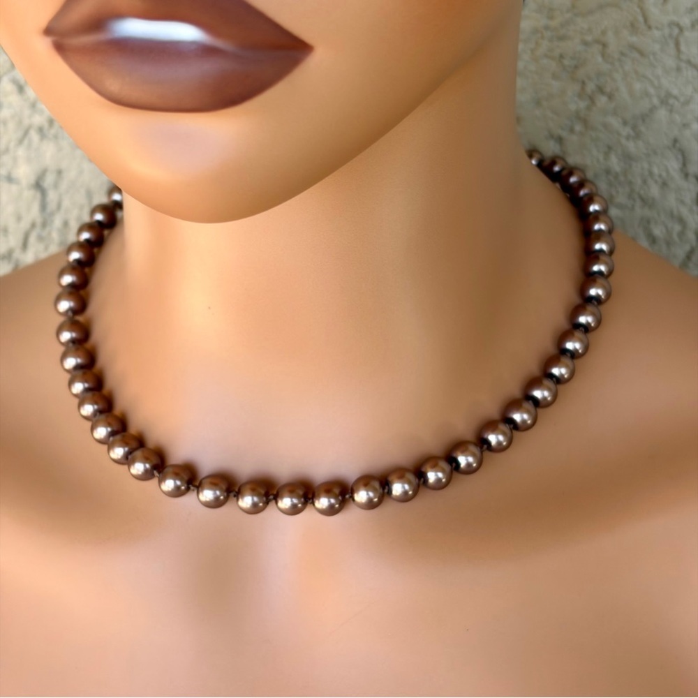Luminous Chocolate Glass Pearl Necklace .